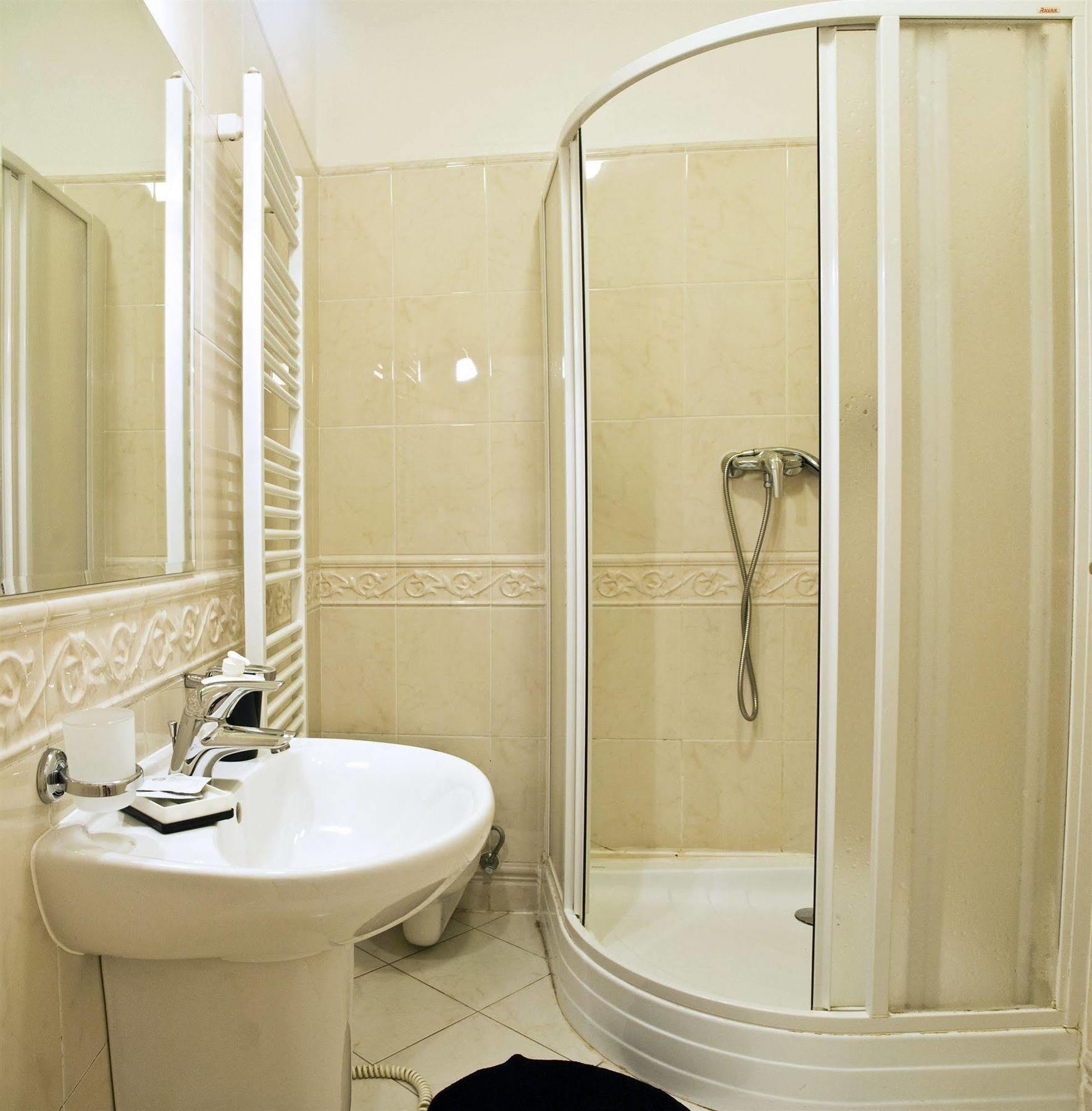Ai Quattro Angeli Apartahotel Praga